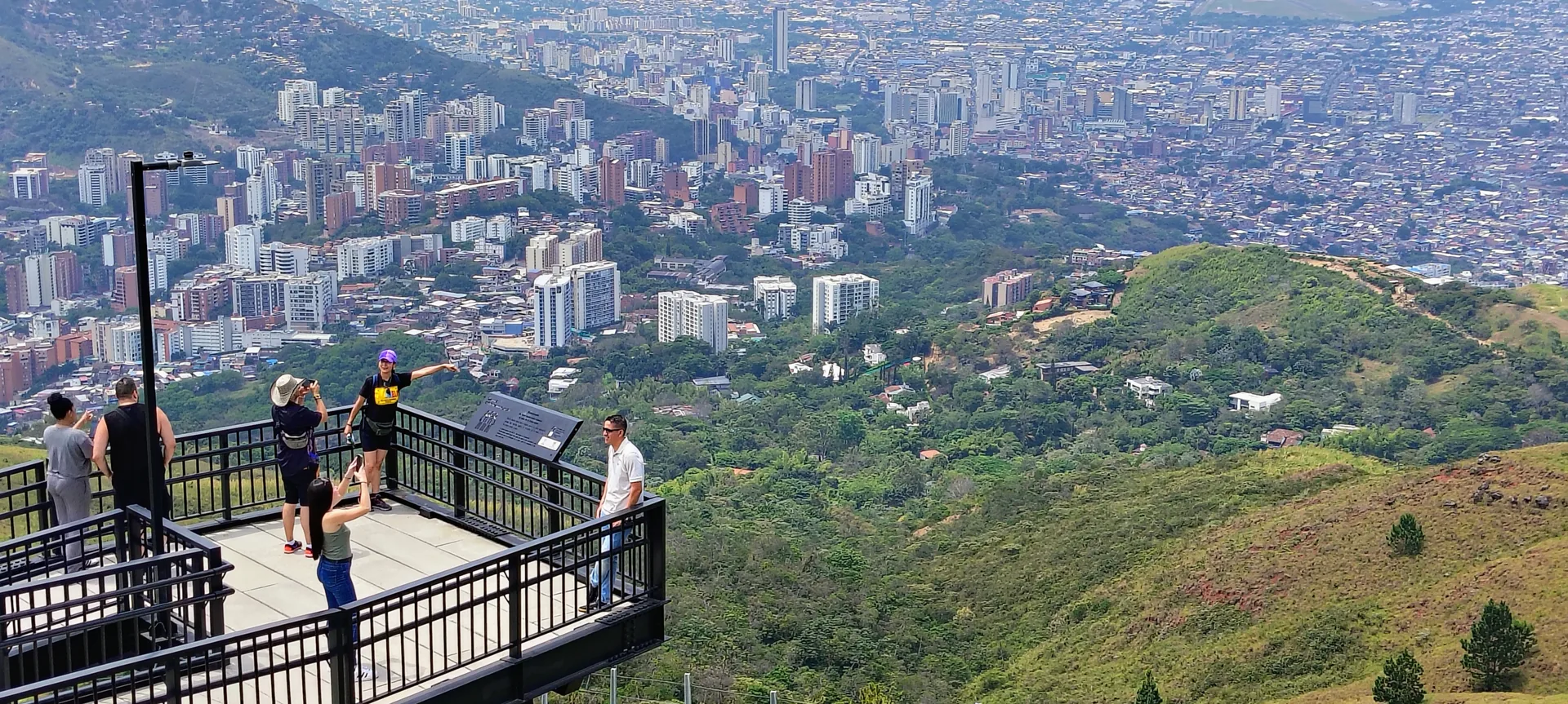 Cristo Rey Viewpoint + Downtown Cali City Tour